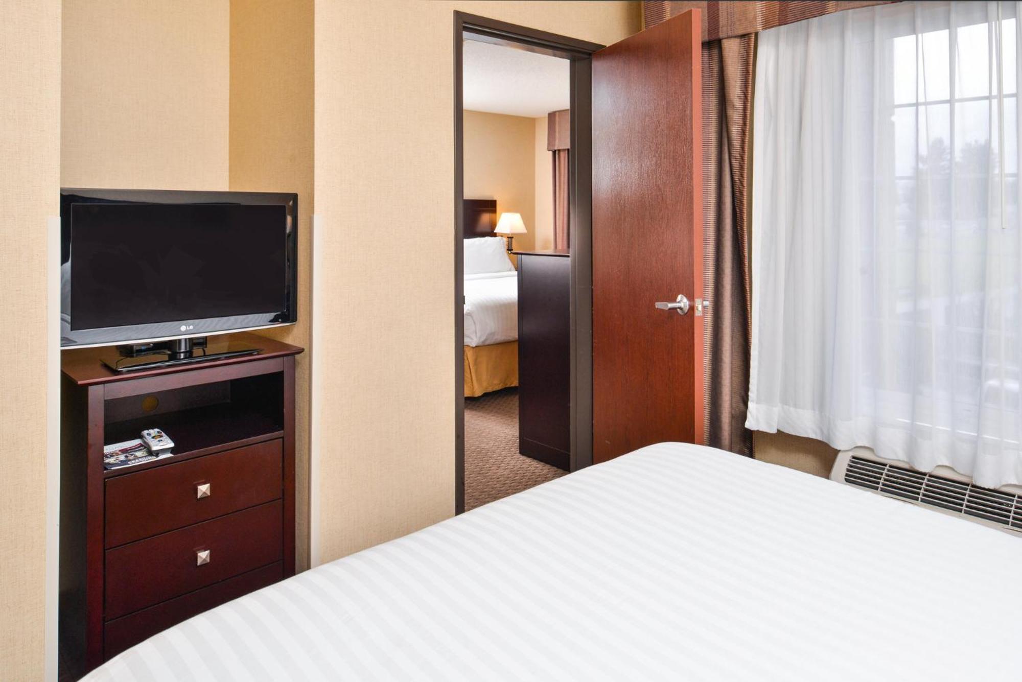 Holiday Inn Express Hotel & Suites Portland - Jantzen Beach By Ihg Exterior foto